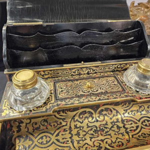 Tortoiseshell and brass inkwell in the Boulle style, Napoleon III period, late 19th century