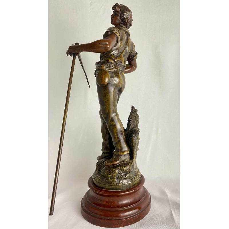 Auguste Moreau "Fermier à la faux" sculpture en régule à patine verte, ca 1900