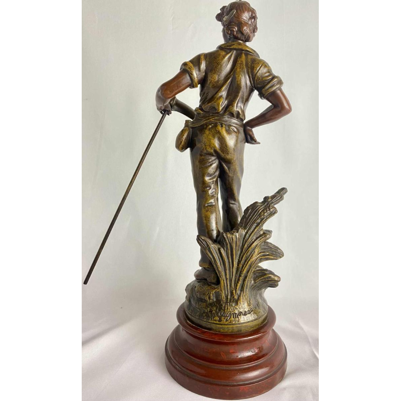 Auguste Moreau Boer met zeis sculptuur in regula met groen patina, ca 1900
