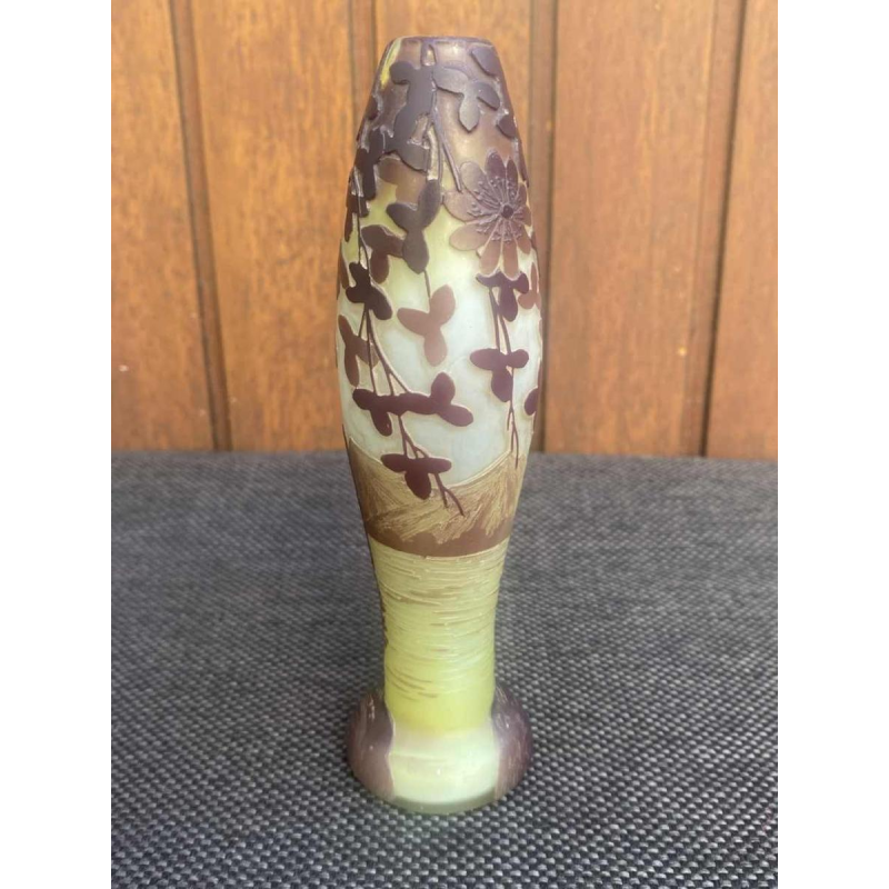 DE VEZ "Paysage Lac d'Annecy" vase Art Nouveau en verre camée, ca 1900