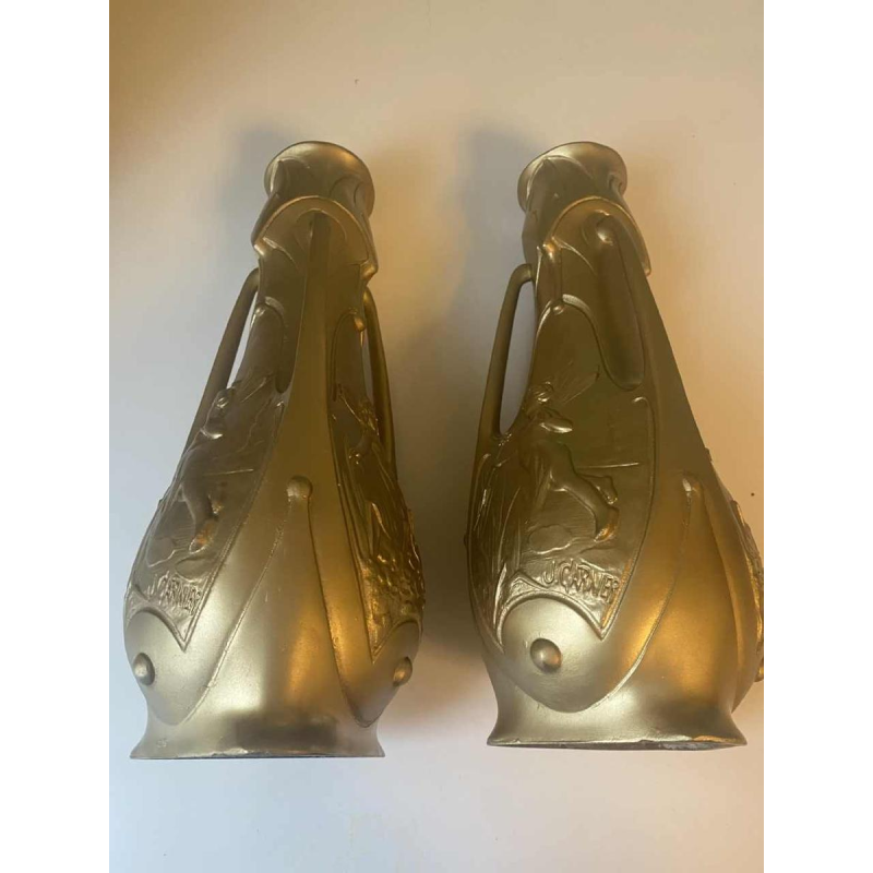 Vases en régule doré, signés Jean Garnier