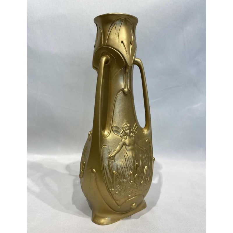 Vases en régule doré, signés Jean Garnier