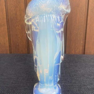 Sabino "Woman carrying sheep" Art Deco sculpture in opalescent glass, ca 1920