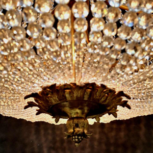 Lustre " Sac à Perles " bronze & cristal, France vers 1900