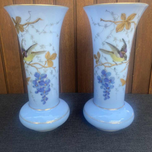 Saint Louis, paar opaline glazen vazen, ca 1940