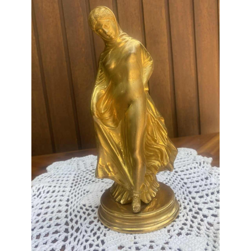 Benedetto Boschetti (Roma) "Woman with drapery" sculpture in gilded bronze