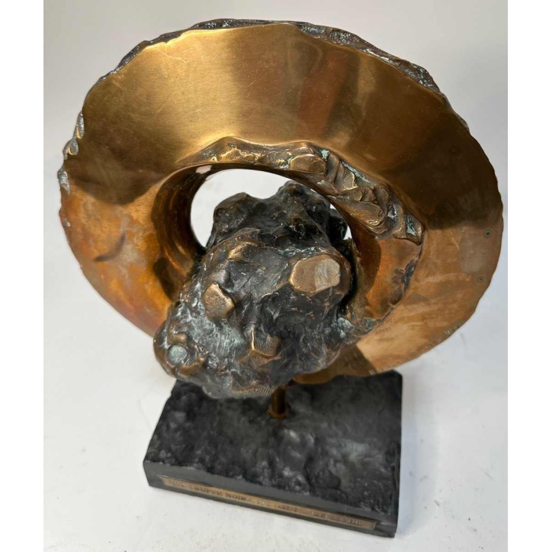 Béatrice Jaber, sculpture d'une truffe en bronze, commande pour le restaurant "La Truffe Noire"