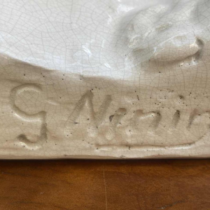 G. Ninin "chien" sculpture en céramique / faïence, blanc craquelé, ca 1930