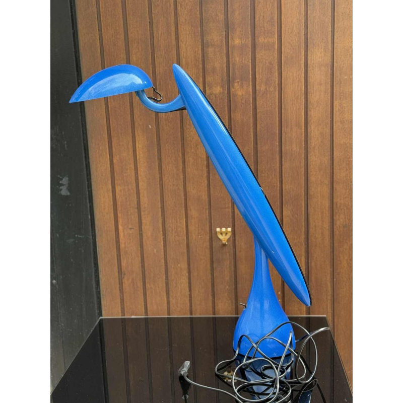 Isao Hosoe 'Heron' tafel / bureaulamp, blauw metaal, 1990