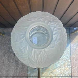 Vase Art Déco en verre moulé pressé, signé Espaivet