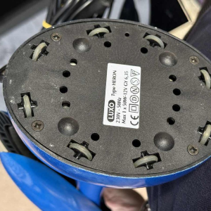 Isao Hosoe 'Heron' tafel / bureaulamp, blauw metaal, 1990