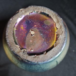 iriserende aardewerk vaas gesigneerd Gaziello Vallauris