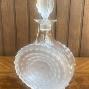 Lalique, model Parme, kristallen karaf / fles