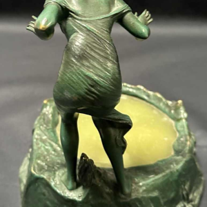 Jeune Fille devant l'Etang signé Salât pour Bruno Zach