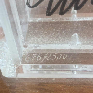 Arman zeefdruk op rechthoekig plexiglas