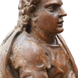 Sculpture d'un juge ou magistrat en bois fruitier, statue du XVIIe siècle