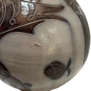 Rare vase en grès de La Roche, période 1950, motifs poissons et hippocampe