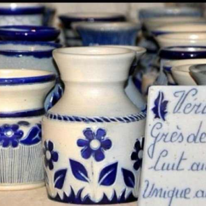 Rare vase en grès de La Roche, période 1950, motifs poissons et hippocampe