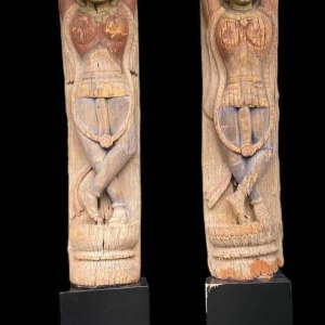 Paire éléments / sculptures en bois, Inde fin 19ème siècle