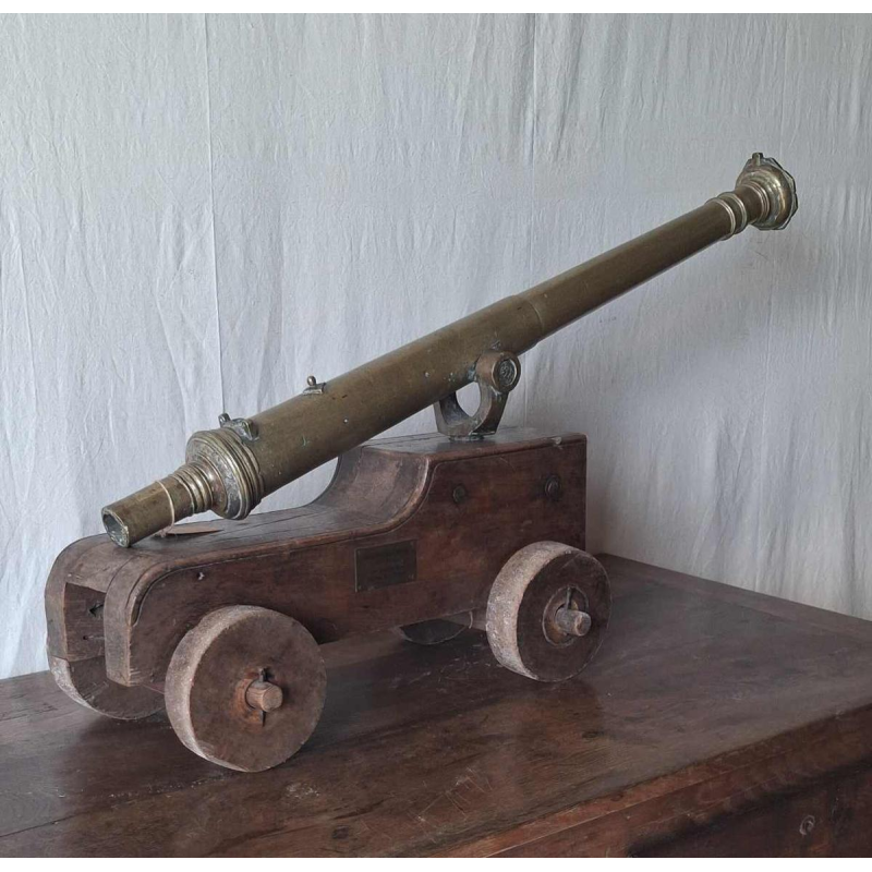 Bronze Couleuvrine de Marine ship's gun, wooden base