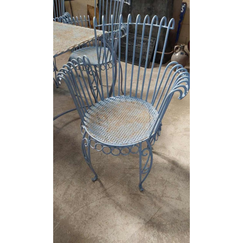 Blauw smeedijzeren tuinmeubilair in de Cap d'Ail stijl, 6 gekrulde fauteuils en 1 tafel, ca 1950
