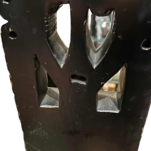 Siège: sculpture en bois massif probablement produit dans les pays de lest