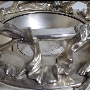 Centre de Table de Marcello Giorgio, Style Art Nouveau