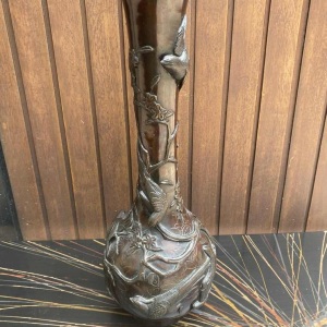 Japanese bronze vase decorated with birds and leaves, late 19th century