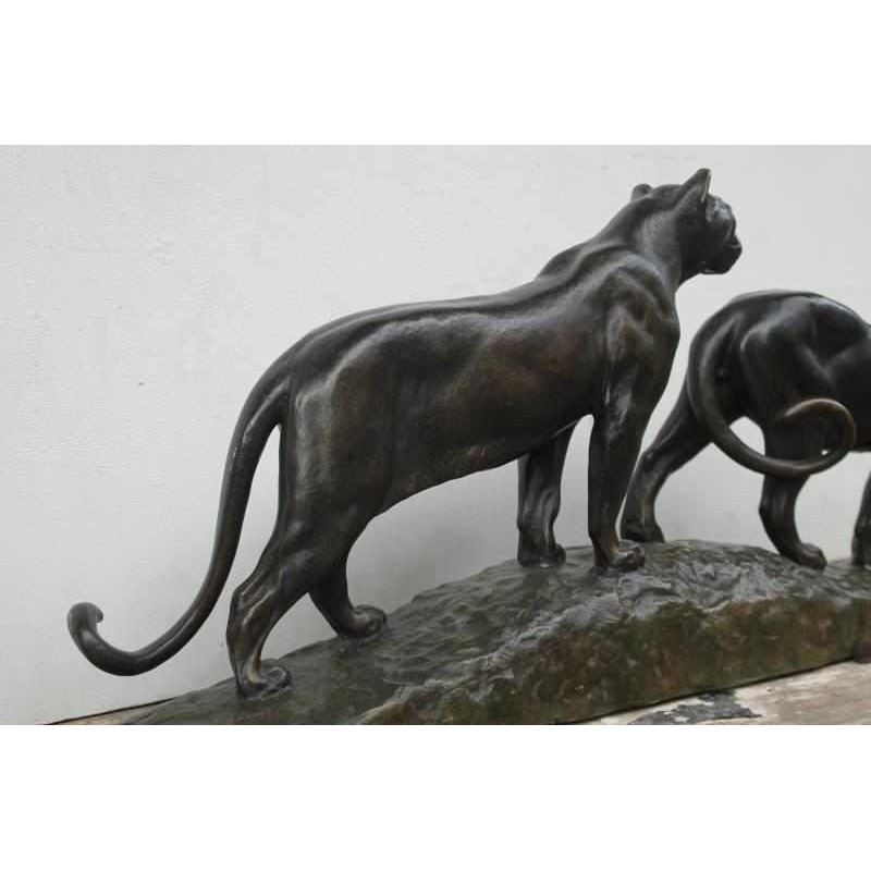 Couple de lionnes en bronze de Louis Riche,sculpteur français