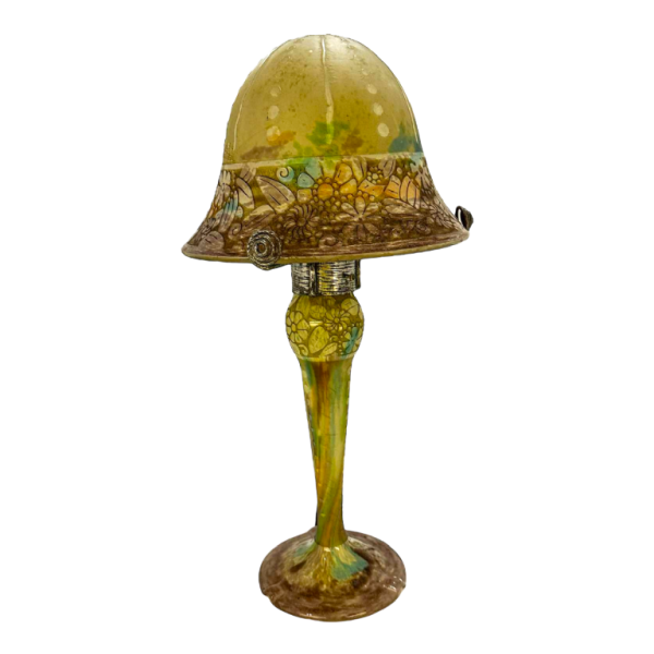 Muller Frères, rare lampe de table Art Nouveau, motifs floraux stylisés, verre dégagé à l'acide, armature acier gravé, ca 