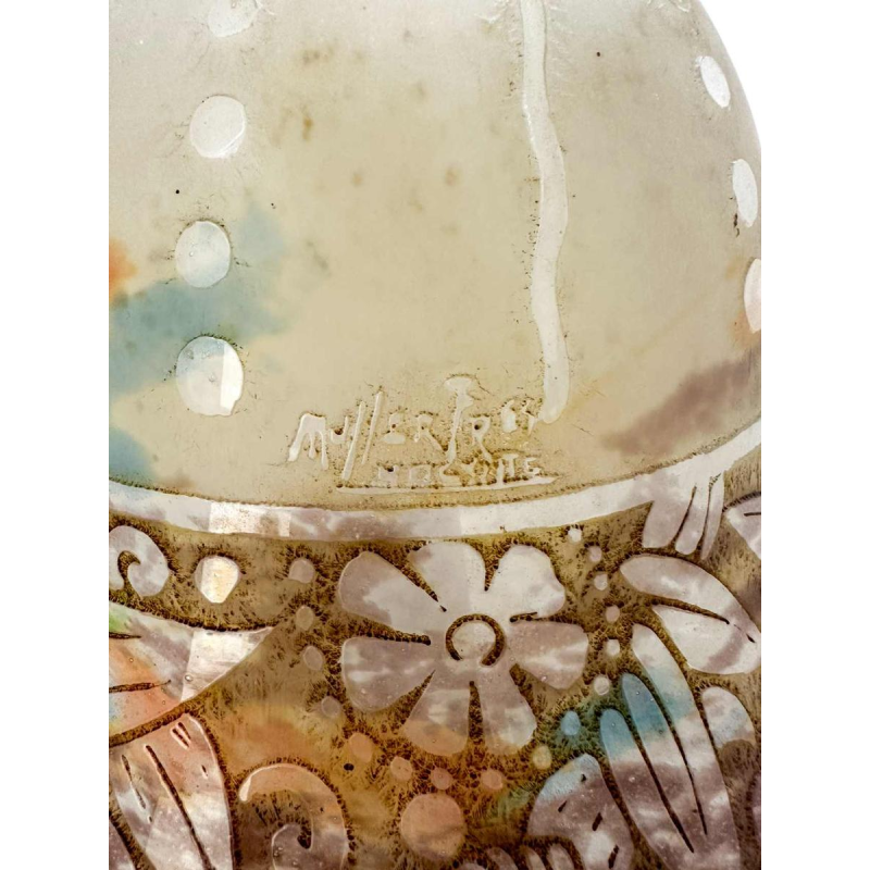 Muller Frères, zeldzame Art Nouveau tafellamp, gestileerde bloemmotieven, zuurgeëtst glas, gegraveerd stalen frame, ca 1918