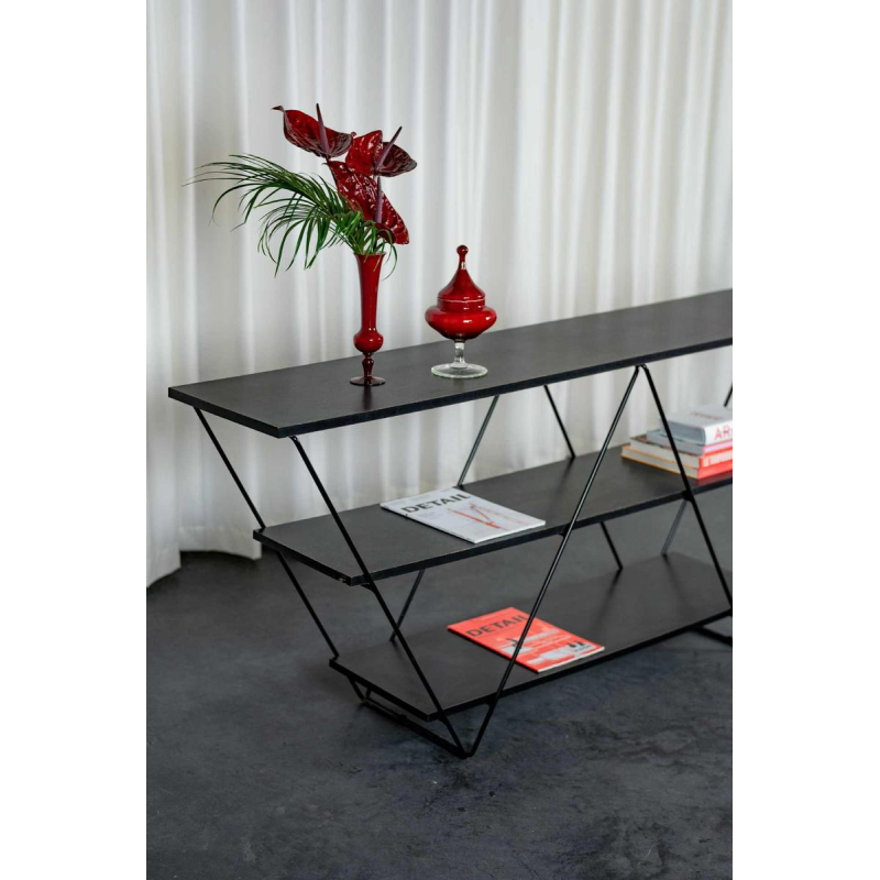 Louise Treschow voor Ikea 'Kavat' zelfdragende plank, zwart gelakt metaal, melamine, ca 1990