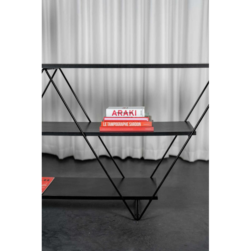 Louise Treschow voor Ikea 'Kavat' zelfdragende plank, zwart gelakt metaal, melamine, ca 1990