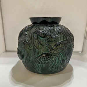 Sabino Paris, rare black and green ovoid vase with birds of paradise motifs, ca 1920-1930