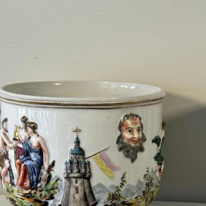 Capodimonte, pair of planters, polychrome enamelled porcelain, antique scenes decoration in bas-relief, 19th c