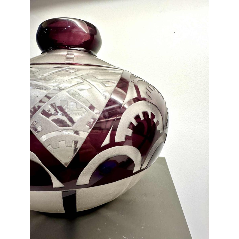 Delatte, zeldzame Art Deco zuurgeëtste vaas, mauve gelijnd 1925