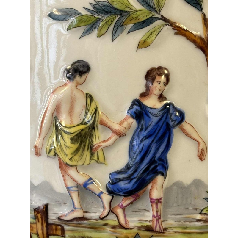Capodimonte, paar plantenbakken, polychroom geëmailleerd porselein, antieke scènes decoratie in bas-reliëf, 19e eeuw