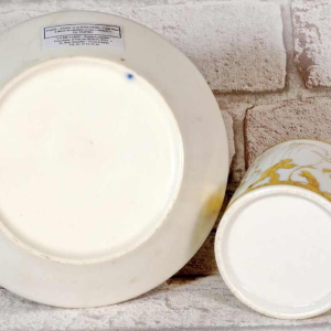 Porcelaine de Paris, tasse "litron" et sa soucoupe Louis XVI, XVIIIe s