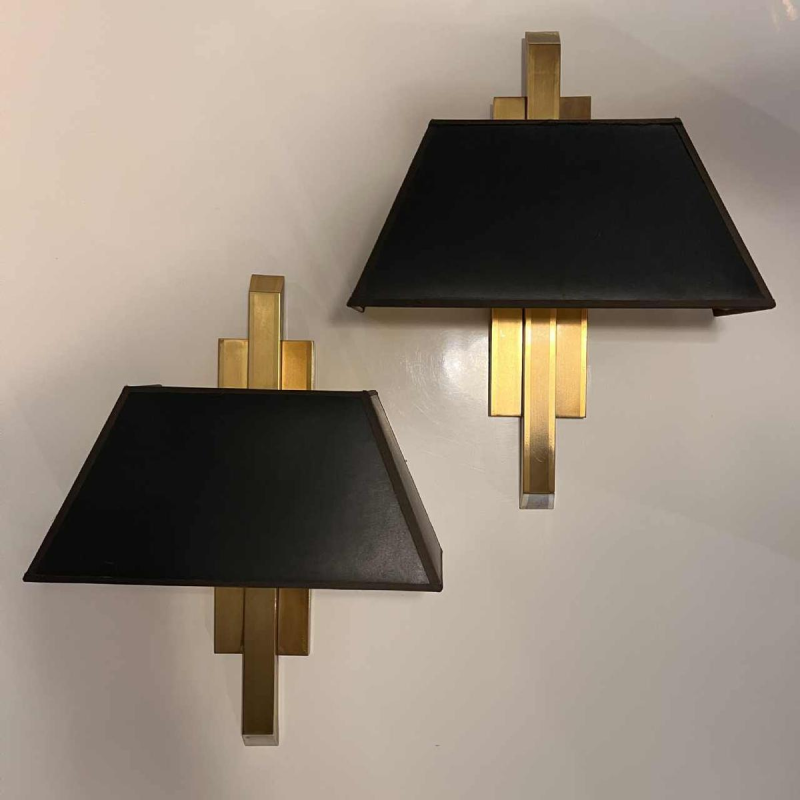 DEKNUDT, pair of gilded brass sconces / wall light, Hollywood Regency style, ca 1970