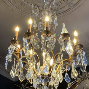 Grand Lustre Cage de style Louis XV Bronze Poignards Cristal, 19ème Napoléon III