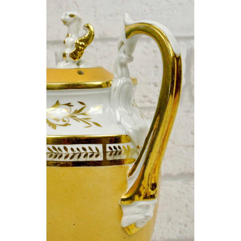 Porcelaine de Paris, grande cafetière - théière, début XIXe s