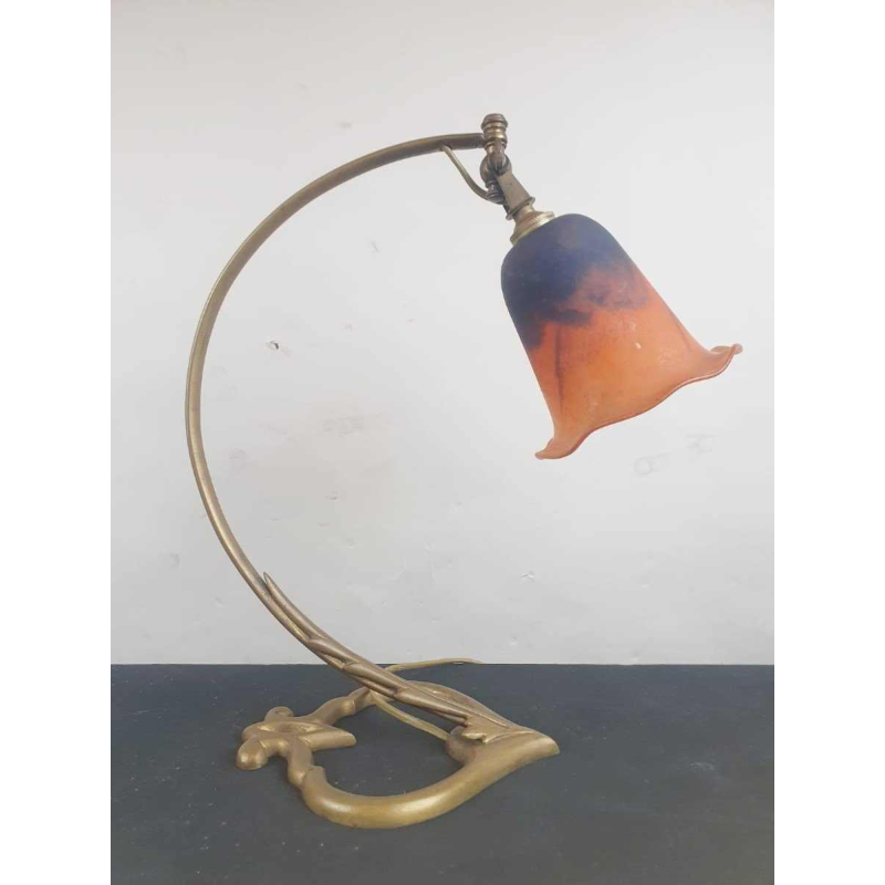 Daum Nancy, paire de lampes Art Nouveau pieds en bronze, tulipes en verre marmoréen, début XXe s