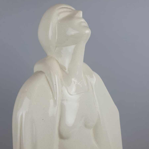 Louis Rivet 'Naakte vrouw uit bad' Art Deco keramische sculptuur, wit craquelé, ca 1930
