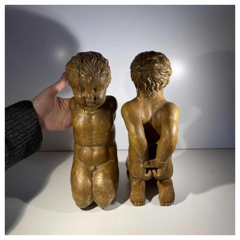 Pair of Baroque cherubs carved in gilded wood, Italy / Spain / South of France, ca 1600