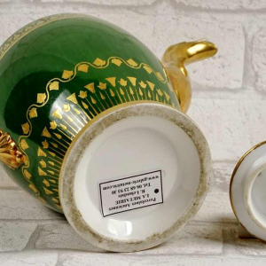 Porcelaine de Paris - Manufacture de Dagoty, teapot, Empire style, 19th century