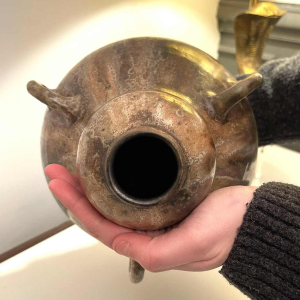 ROGER GUERIN, vase 'coloquinte' Art Nouveau brun à trois hanses, grès salé grand feu, Bouffioulx ca 1920