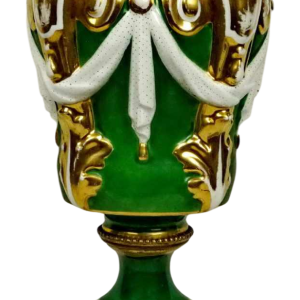 Vase en porcelaine à décor de cariatides et monture en bronze doré, XIXe s