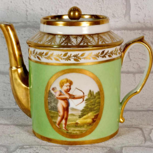 Porcelaine de Paris, cafetière / théière, début XIXe s