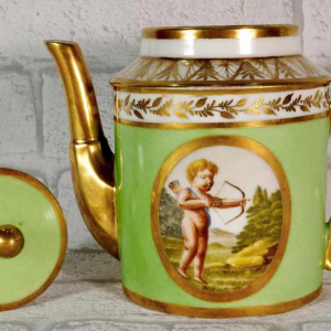 Porcelaine de Paris, cafetière / théière, début XIXe s