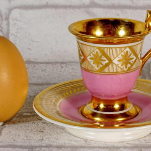 Porcelaine de Paris, petite tasse et soucoupe, début XIXe s